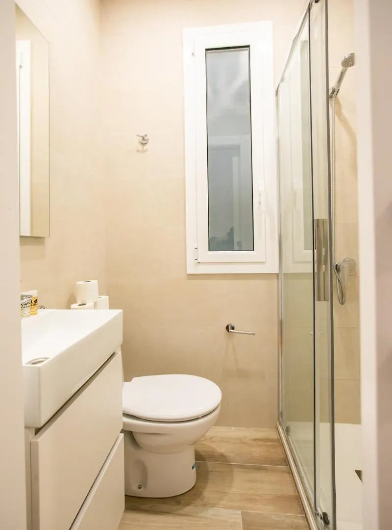 21Par1005 - Beautiful Apartment In Paral-Lel Barcelona Spain